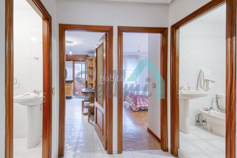 Foto 4dd4224f-1a26-4fa9-b307-46c8fdfac289. Etagenwohnung mit heizung in Lena