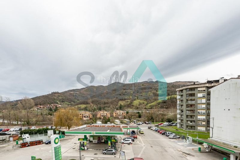 Foto 95a04b1a-259c-4a88-8b94-c6e5463a4b74. Etagenwohnung mit heizung in Lena
