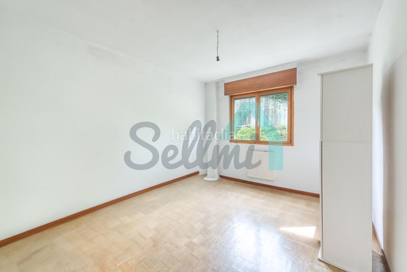 Foto aaebe2d6-dd2b-4634-8ba8-b192d943c052. Etagenwohnung mit heizung in Lena