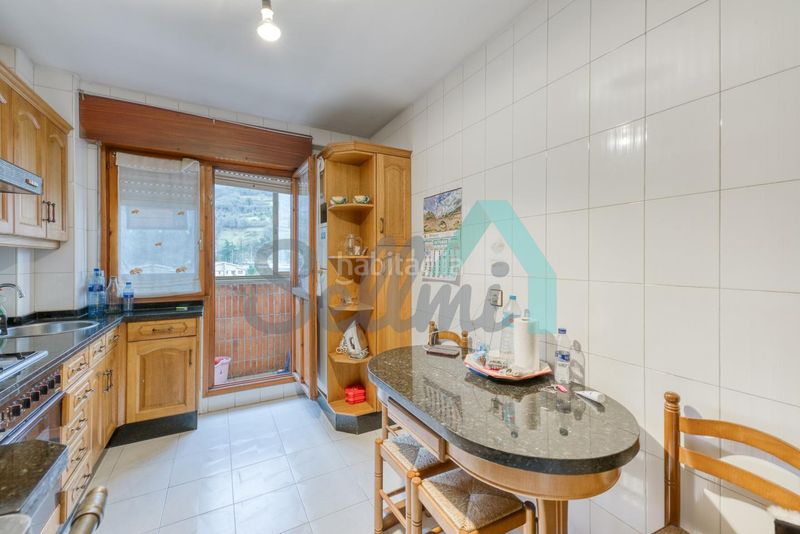 Foto bea2b259-e1f0-422c-9b6b-8942eb38ad28. Etagenwohnung mit heizung in Lena
