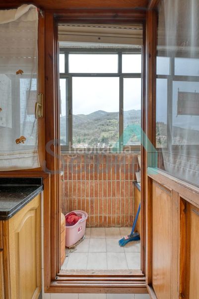 Foto e5c54a7a-ba5e-4a2d-a92a-a13ab4e25470. Etagenwohnung mit heizung in Lena