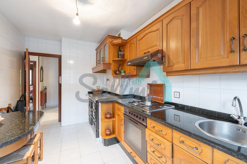 Foto ed37f1ac-5586-495c-b8d9-455f9fb040b8. Etagenwohnung mit heizung in Lena
