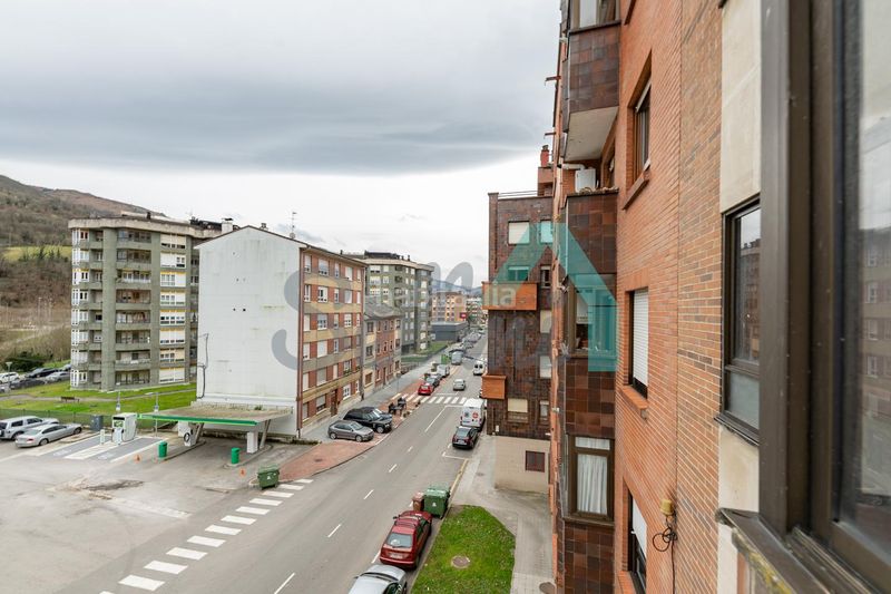 Foto f222895c-d142-4d1e-9095-02a8b71f9487. Etagenwohnung mit heizung in Lena