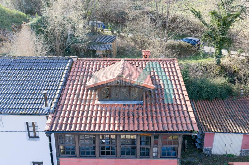 Foto 601c07c6-7677-43d1-89ca-339df4bf8c03. Casa aparellada a Aller