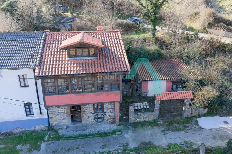 Foto af949ae7-0c15-440c-84a1-788e7e3054c4. Casa aparellada a Aller