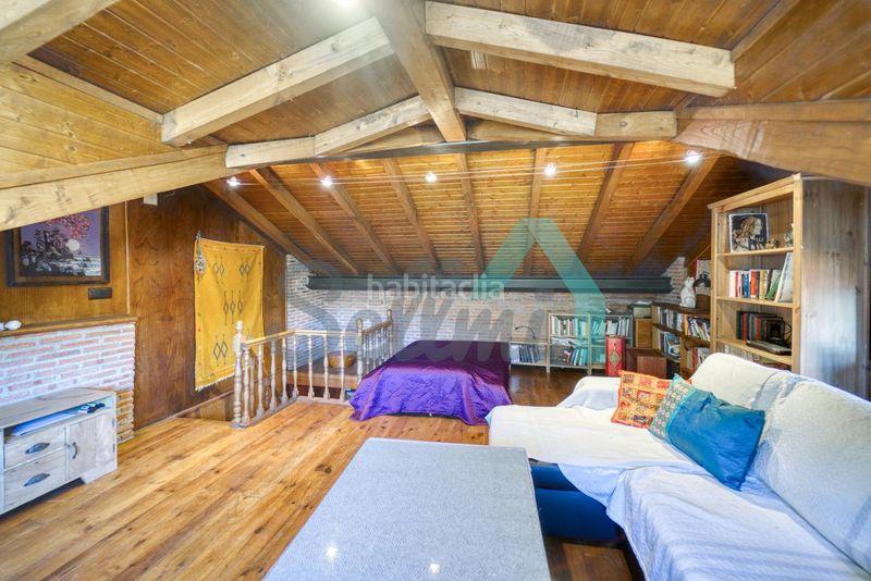 Foto bcdd6738-1f73-4811-b0c7-bebbca794fb6. Casa aparellada a Aller