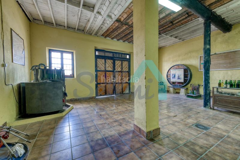 Foto b33bf7e5-7701-4f5c-85d8-e57813579cb9. Edificio en Parroquias Sur - La Manjoya Oviedo