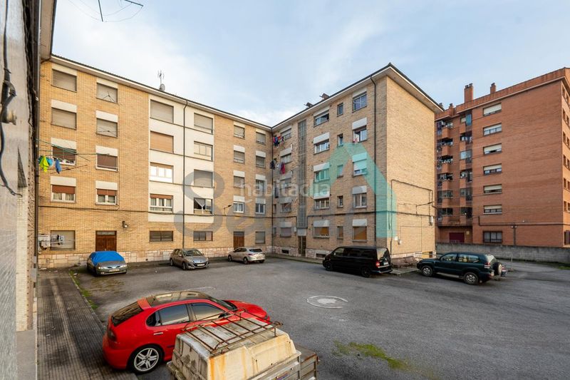 Foto 43655334-2a7e-4d8f-930b-24bcf2089c52. Pis amb aparcament a San Claudio - Trubia - Las Caldas Oviedo