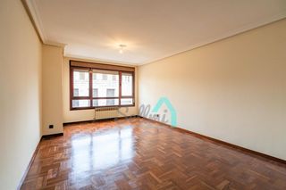 Miete Etagenwohnung  Pérez de la sala