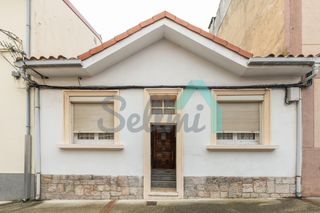 Semi detached house  Arriba