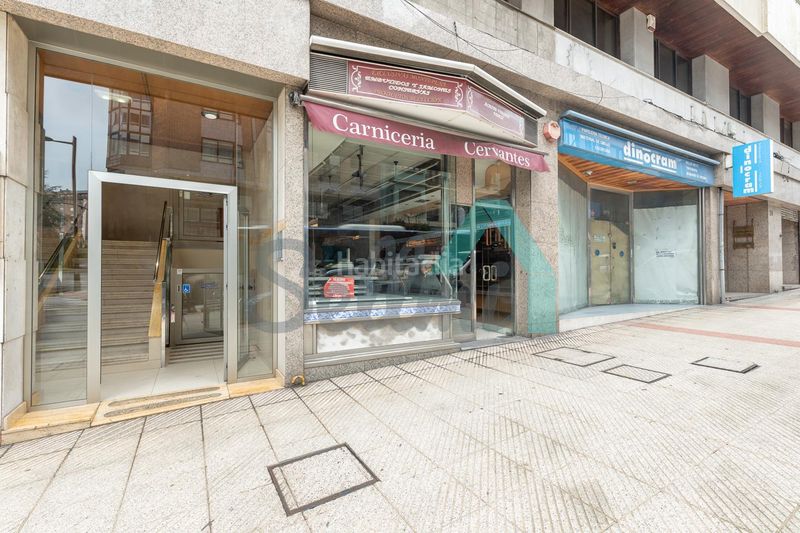 Foto 22f2c8e1-a0c4-46b0-b006-435f8247d11c. Lloguer local comercial a Parque San Francisco - Uría Oviedo
