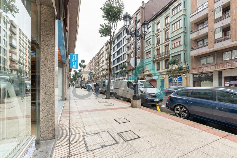 Foto b9fabb4f-6ae8-4d33-9f6f-951627eddd87. Lloguer local comercial a Parque San Francisco - Uría Oviedo