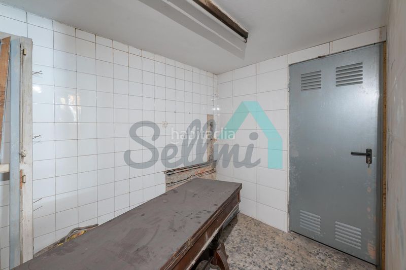 Foto d0f33e96-f855-4d7e-8ffd-82c85ea6ba91. Lloguer local comercial a Parque San Francisco - Uría Oviedo