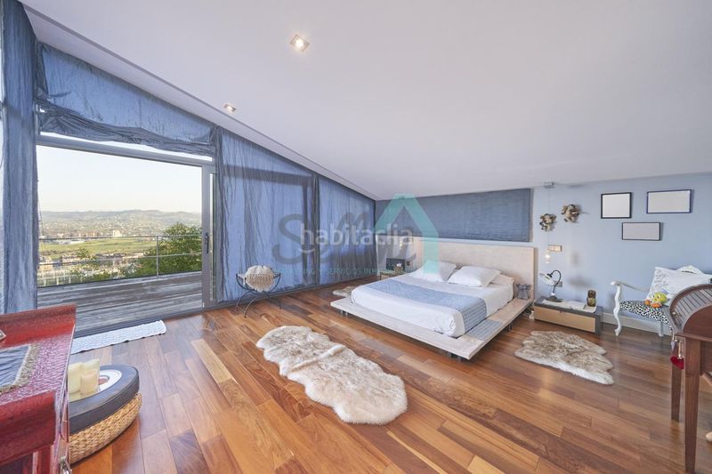 Foto 00f57f61-90d4-4b0d-9e54-26fb45e2b573. Casa amb calefacció aparcament piscina a Parroquias Norte - Naranco Oviedo