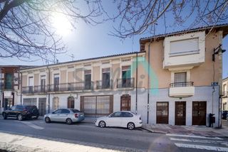 Casa adossada a Plaza el Negrillón