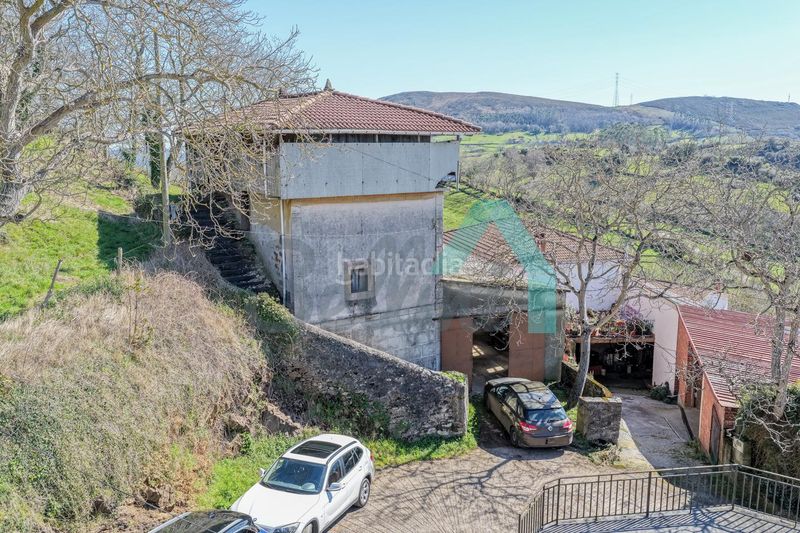 Foto c2d0584c-8f51-4c1e-acfa-171ddc5391b6. Casa a Salas