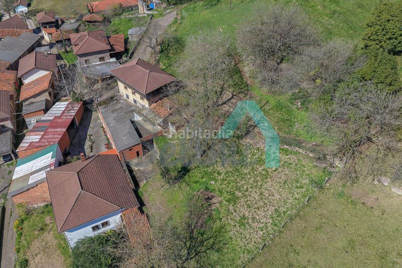 Foto f3593d11-47b4-49ef-8381-7092d1c738d3. Casa a Salas