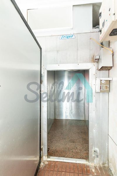 Foto 08a94560-869f-41c1-a977-5d4a47d98bf6. Local comercial a Laviada Gijón