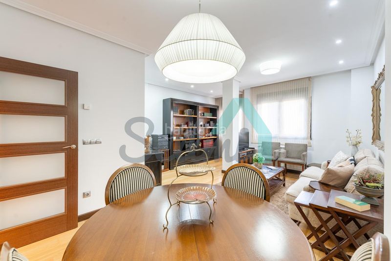 Foto d7a26b03-a950-4654-8b29-5fb3e4a306d4. Pis amb calefacció a Masip Oviedo