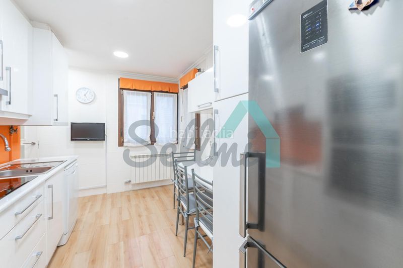 Foto 35404250-2eda-44bc-9f31-7d2a543e3055. Pis amb calefacció aparcament a Huca - La Cadellada Oviedo