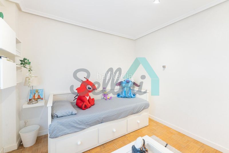 Foto b4ade782-fc5c-4463-8d29-6e5eaaf80a7f. Pis amb calefacció aparcament a Huca - La Cadellada Oviedo