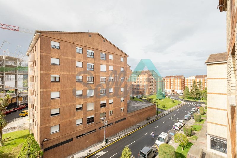 Foto c03d13a8-1931-4196-9995-23dd971a914b. Pis amb calefacció aparcament a Huca - La Cadellada Oviedo