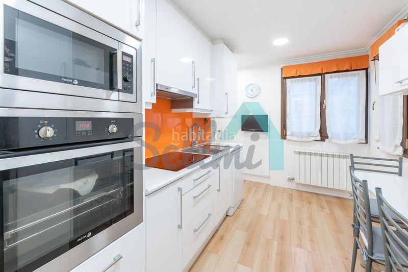 Foto c09cc492-719b-4f05-b6c6-b918e1237796. Pis amb calefacció aparcament a Huca - La Cadellada Oviedo