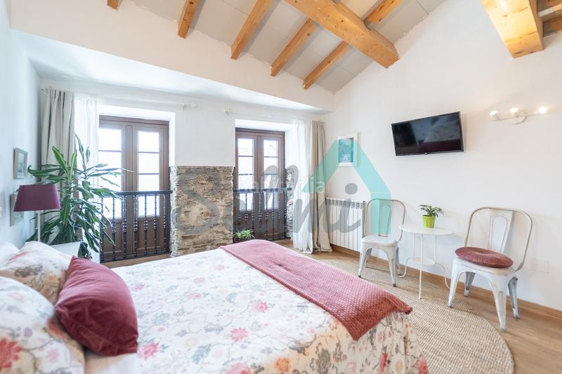 Foto 613e26d0-9315-4c92-841c-930f81614758. Casa adossada amb calefacció a Ribadeo