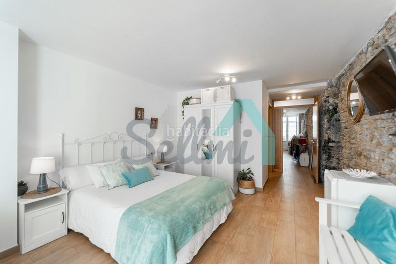 Foto 98f15730-e5a5-43d0-9631-c80a67a026a3. Casa adossada amb calefacció a Ribadeo