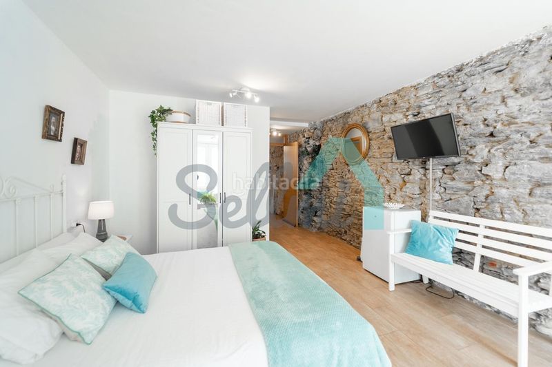 Foto b689a7a7-d981-4e10-9be1-c947630c255d. Casa adossada amb calefacció a Ribadeo