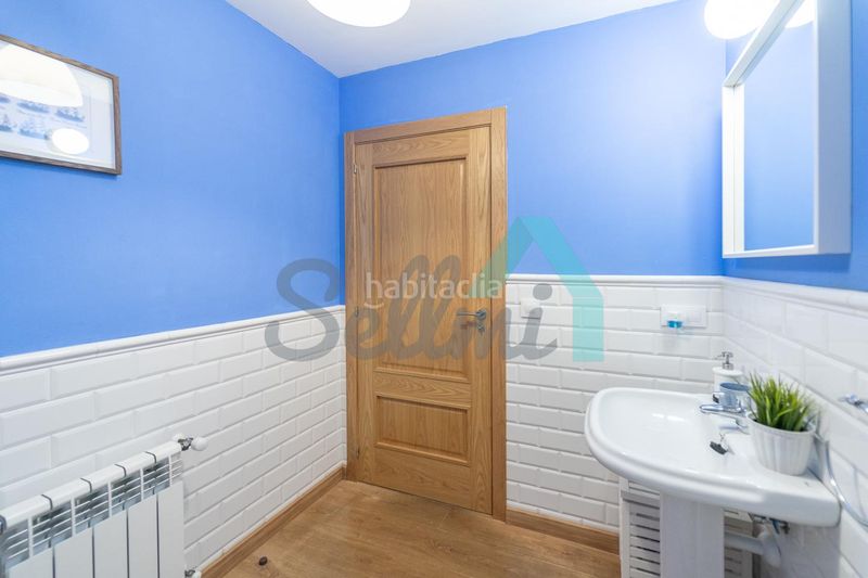 Foto da7d2a4c-a31c-40de-a9fe-7773e00bc0b0. Casa adossada amb calefacció a Ribadeo
