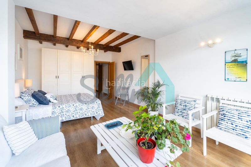 Foto fd3d6a60-3b77-4c09-a794-b22728a5c5aa. Casa adossada amb calefacció a Ribadeo