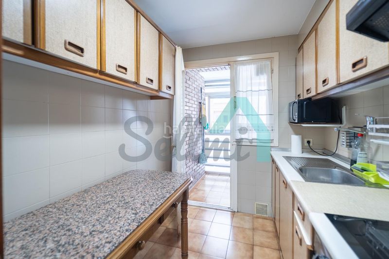 Foto 6c8ef7d6-62d8-4e2a-8262-d1621e34afd8. Pis amb calefacció aparcament a Buenavista Oviedo