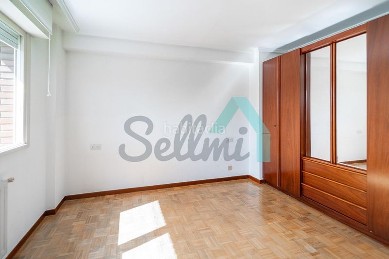 Foto c00595d1-20d0-43a3-b0f3-52174901d2f2. Pis amb calefacció aparcament a Buenavista Oviedo