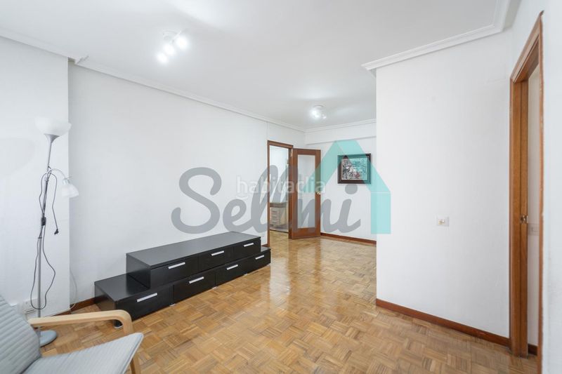 Foto cee7506c-9604-4c18-9a79-0d7e8f2e2cba. Pis amb calefacció aparcament a Buenavista Oviedo