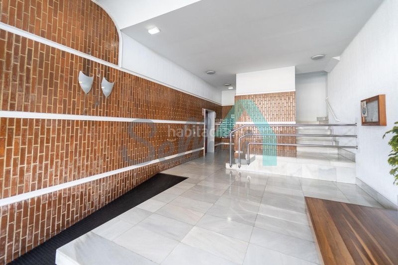 Foto d1c21b33-cada-4cb6-8a5c-8e4486a3be0c. Pis amb calefacció aparcament a Buenavista Oviedo