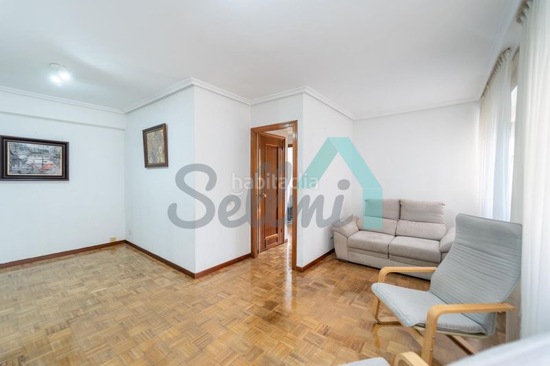 Foto eb7f1cd6-6960-4feb-bbf9-e1d509626b2d. Pis amb calefacció aparcament a Buenavista Oviedo