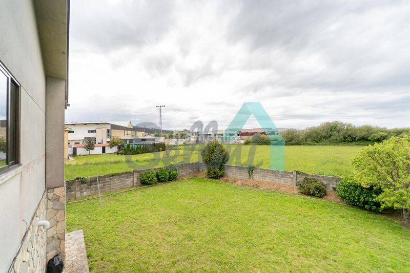 Foto 5fb8a63b-57a5-4a10-ac50-cd42f0d3b06b. Casa amb calefacció aparcament a Ribadeo