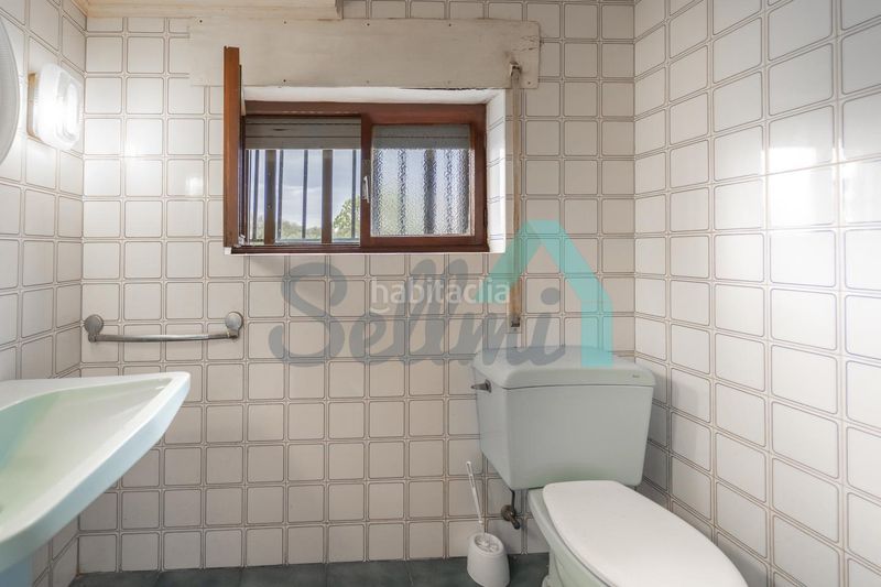 Foto 6e05f5d2-9dd9-4c39-a307-934e7b1a73da. Casa amb calefacció aparcament a Ribadeo