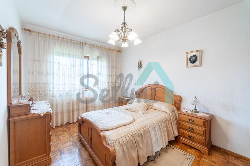 Foto b24390f6-76b1-4d3c-8a4b-3e453e838a35. Casa amb calefacció aparcament a Ribadeo