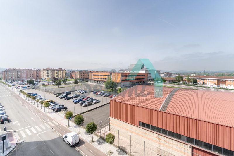 Foto 162cf3d9-bd00-48e4-85d6-7c423144de35. Pis amb calefacció aparcament a Lugones Siero