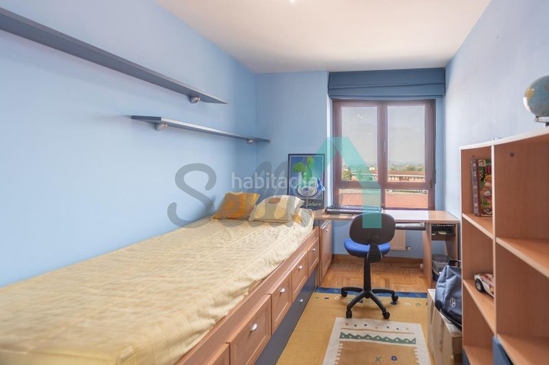 Foto ba335ee4-f2c7-4b0f-b762-acc5c874d1c7. Pis amb calefacció aparcament a Lugones Siero