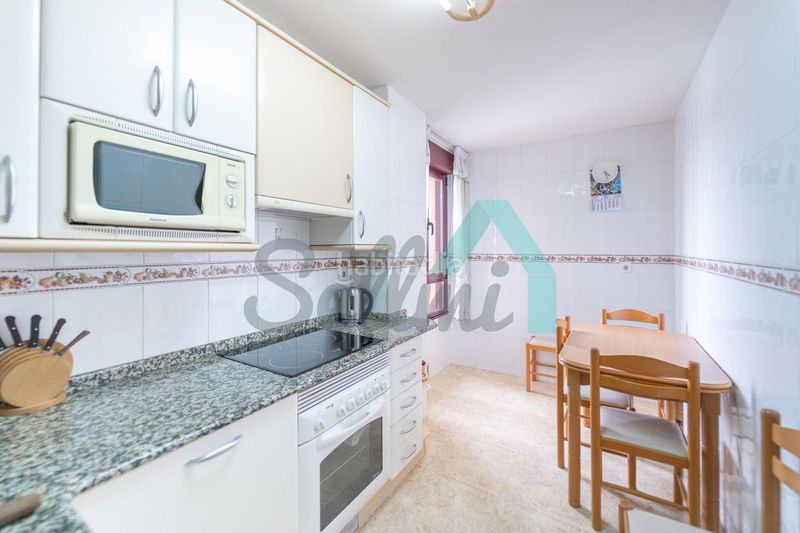 Foto e5178bd0-f81c-40ca-842d-e84c9b97f3a1. Pis amb calefacció aparcament a Lugones Siero