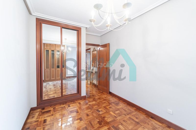 Foto 04f5bc6c-85d2-4f53-aa45-9a99585e1c35. Pis amb calefacció aparcament a Fozaneldi - Tenderina Oviedo