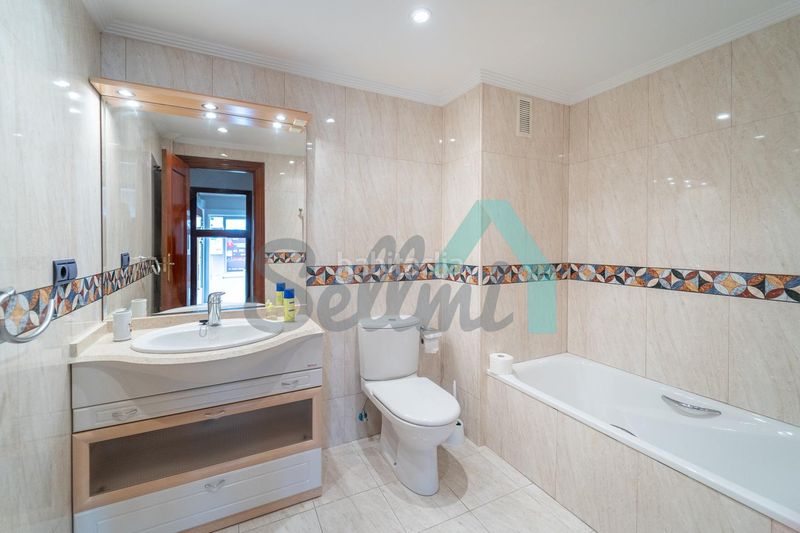 Foto 194544cc-b61a-49dc-9b9f-a384e46302fb. Pis amb calefacció aparcament a Fozaneldi - Tenderina Oviedo