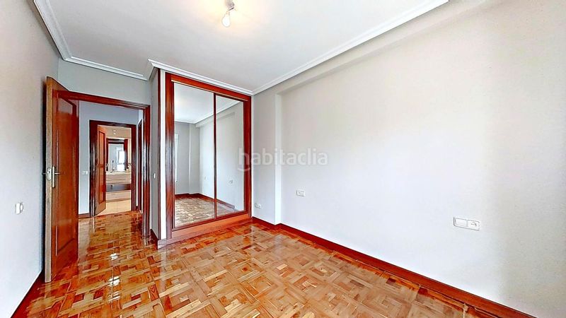 Foto 39c3d5fb-a441-427d-a255-a94acf5830fa. Pis amb calefacció aparcament a Fozaneldi - Tenderina Oviedo