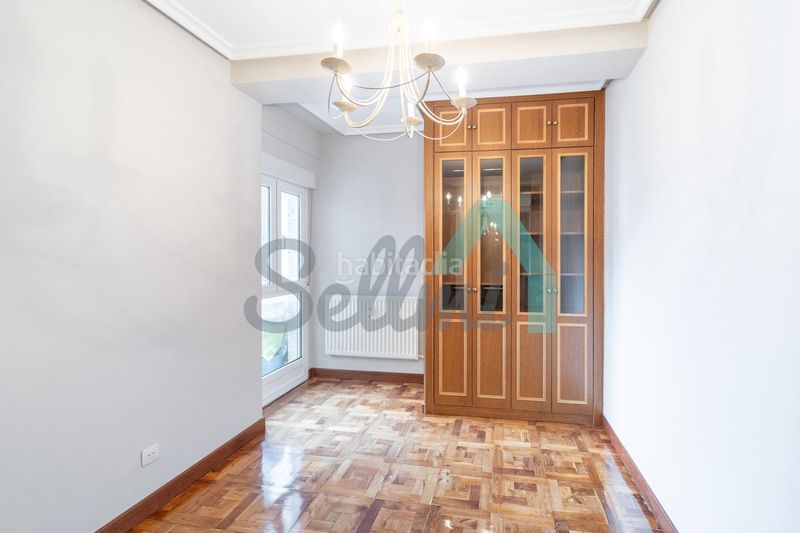 Foto 7620f74a-f6f1-4b74-b6d6-ec9ebc81daf2. Pis amb calefacció aparcament a Fozaneldi - Tenderina Oviedo