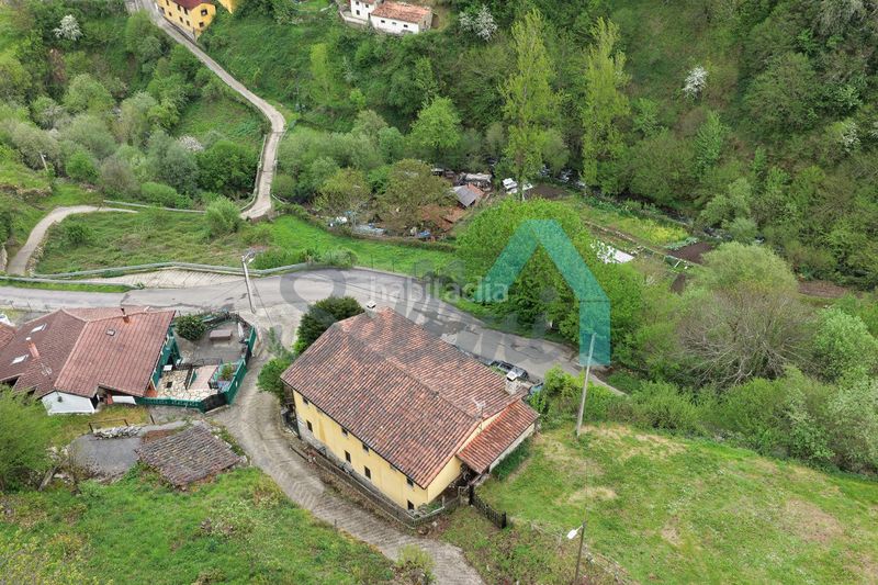 Foto 2c43bdc1-1a6f-44d9-8489-6059cf882b98. Casa amb calefacció a Quirós