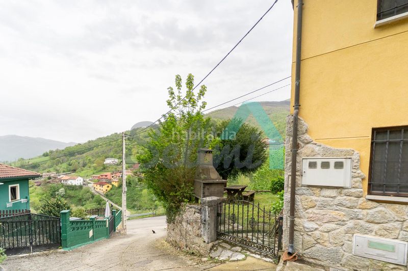 Foto 47bfe6e6-9f71-4329-b6ee-0c17b4e3861c. Casa amb calefacció a Quirós