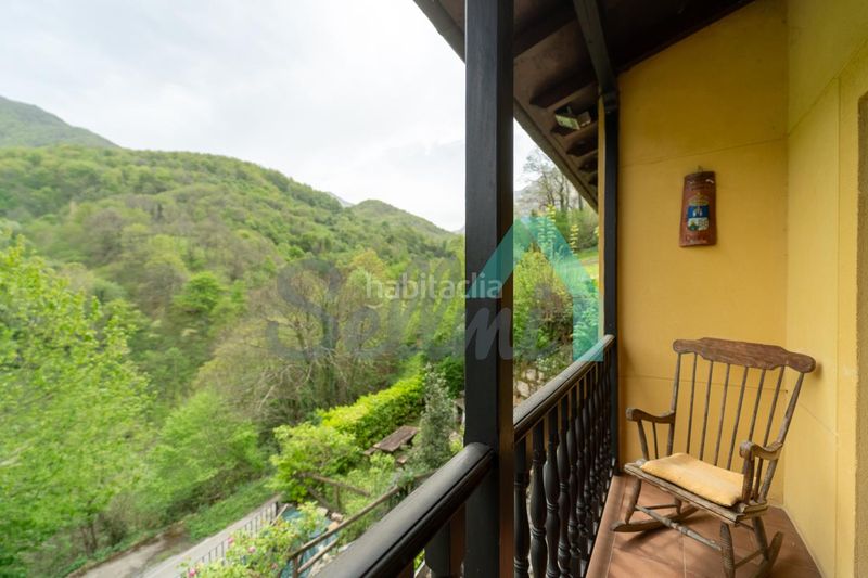 Foto 482fe49b-9437-4187-a2c5-4f6763978f63. Casa amb calefacció a Quirós